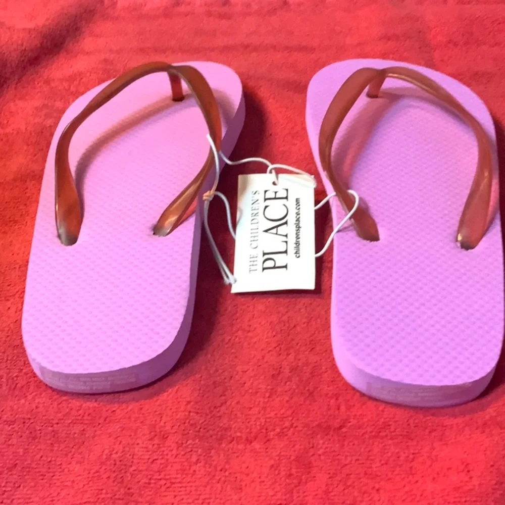 5/$25 - NWT The Children’s Place girls flip flop sandals in size 12-13